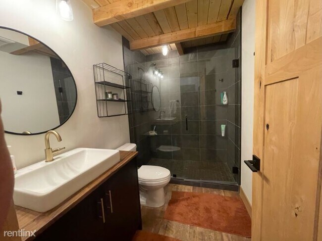 Building Photo - 2 br, 1 bath House - 6402 Quiet Cir