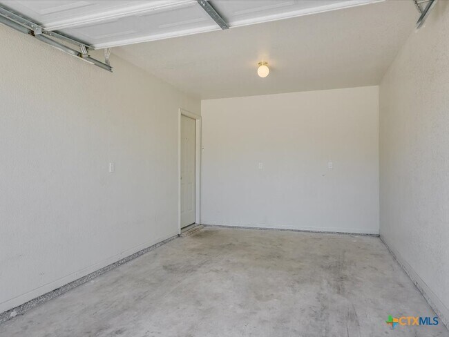 Building Photo - 3805 El Paso Dr