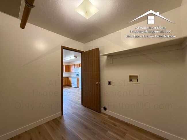 Building Photo - 469–471 Law Court