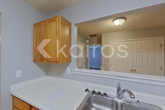 Building Photo - 1763 Park Ct