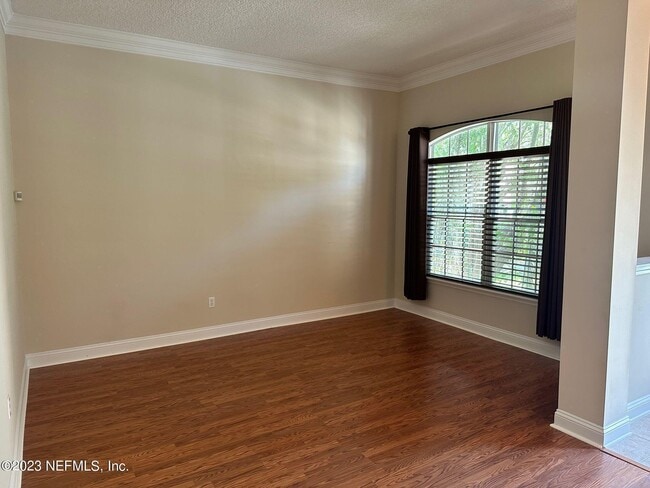 Building Photo - 1439 Barrington Cir