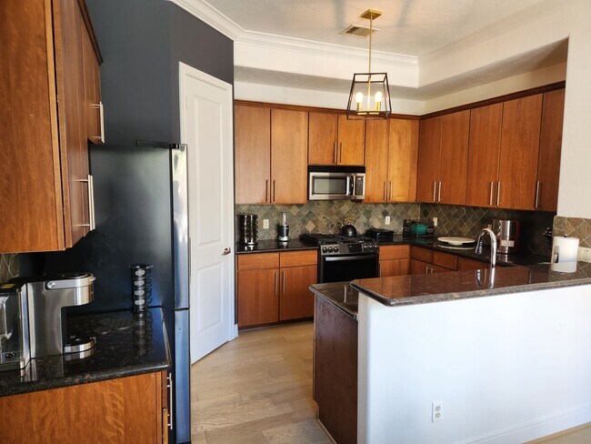 Building Photo - 5223 Eigel St