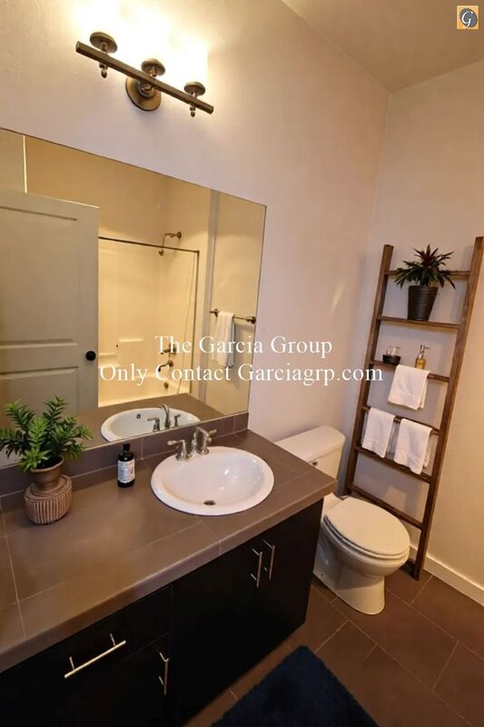 Building Photo - 765 NE Adwick Dr