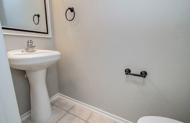 Building Photo - 14319 Mirkwood Ln