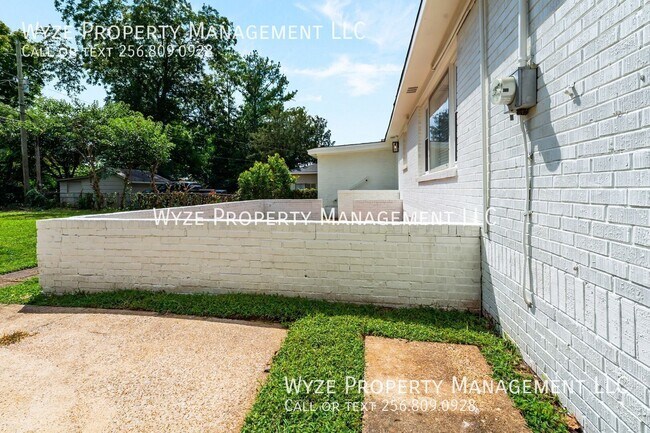 Building Photo - 503 Bob Wallace Ave SW
