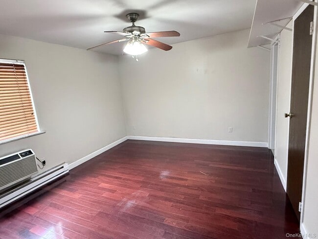 Building Photo - 530 Hudson Ave