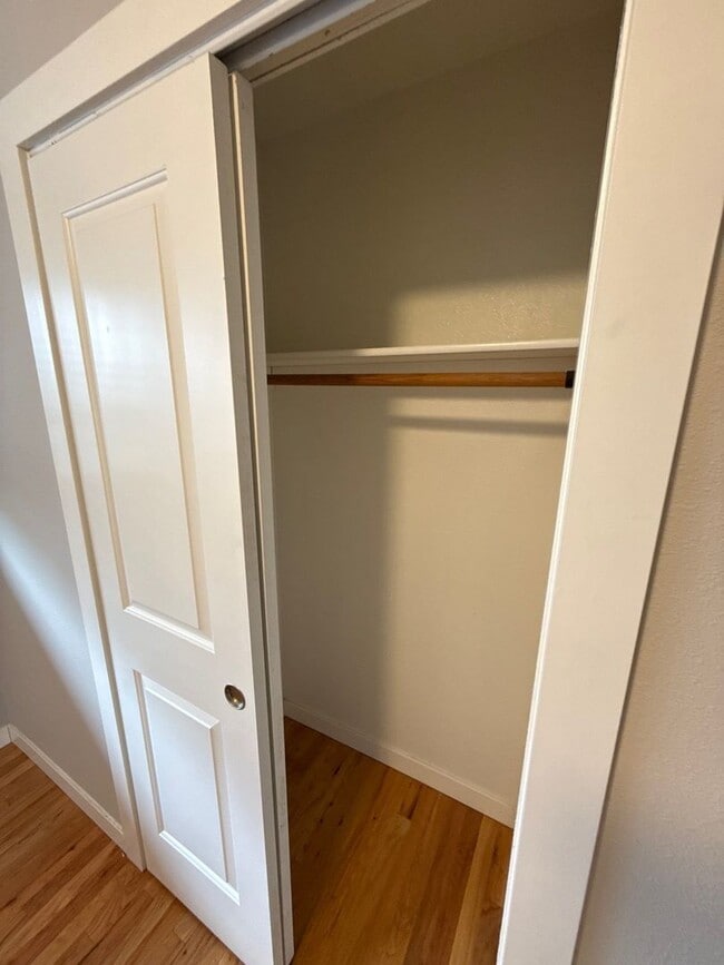 Building Photo - 2236 Hoyt St SE