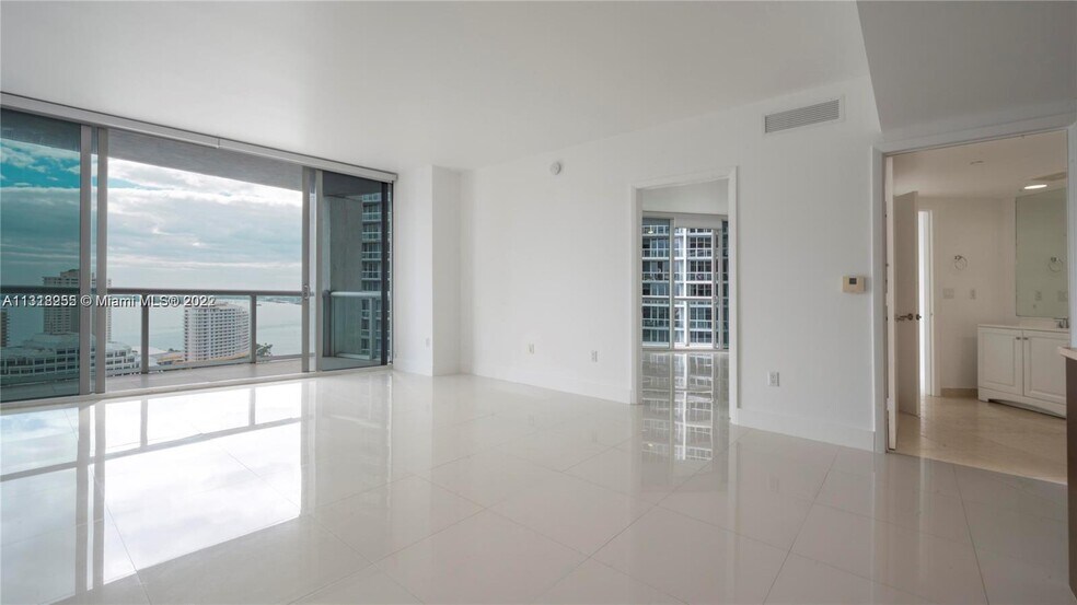 Building Photo - 475 Brickell Ave