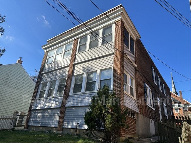 Building Photo - 431 Fremont St