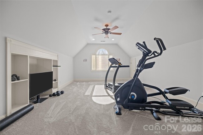 Building Photo - 1009 Honors Ct