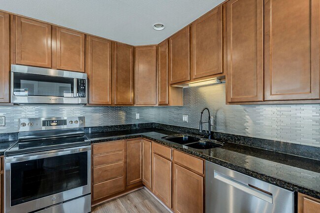 Building Photo - Three bedrooms and POOL in South Scottsdale!