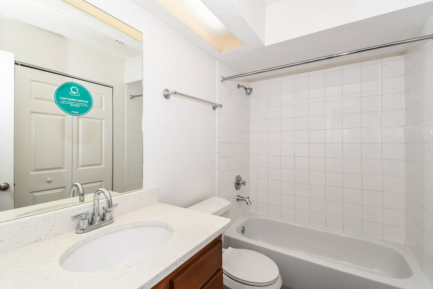 Building Photo - 7974 Amandas Crossing Dr E