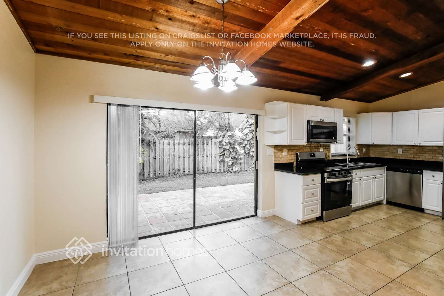 Building Photo - 7521 SW 6th St