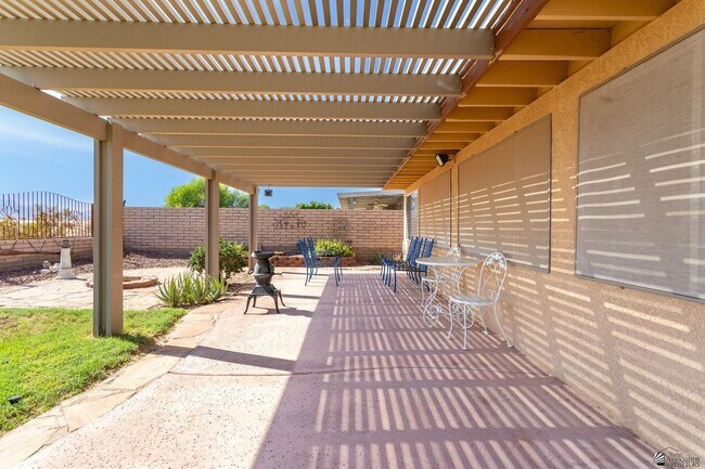 Building Photo - 10605 S Del Vista Dr