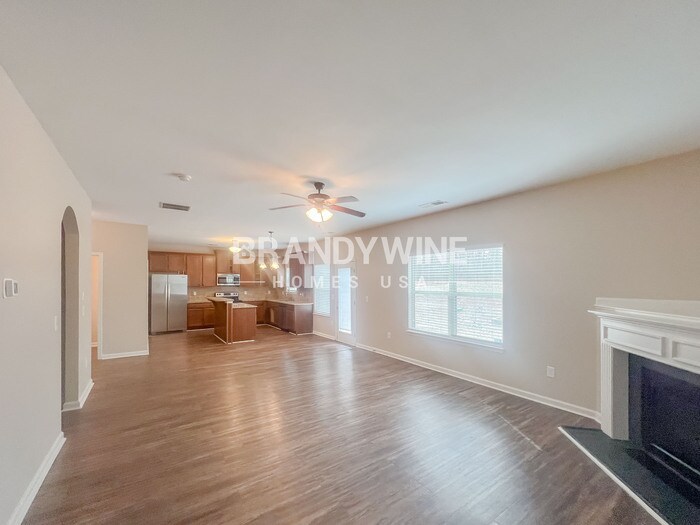 Building Photo - 355 Mary Dr