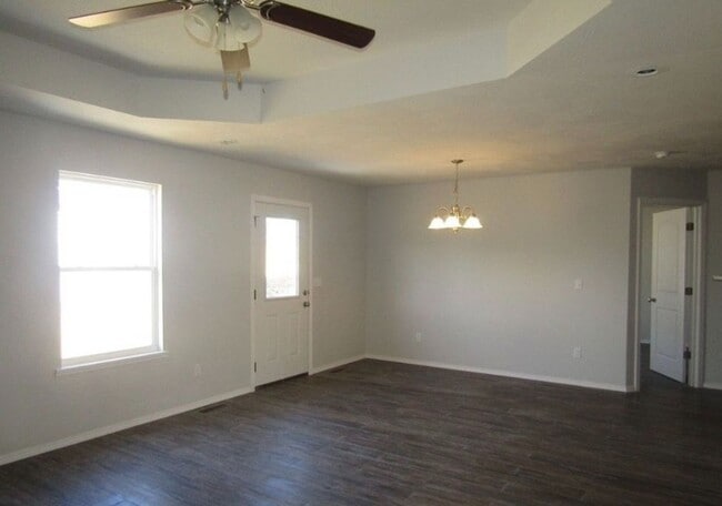 Building Photo - Duplex in Ozark!!