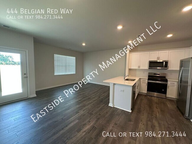 Building Photo - 444 Belgian Red Wy