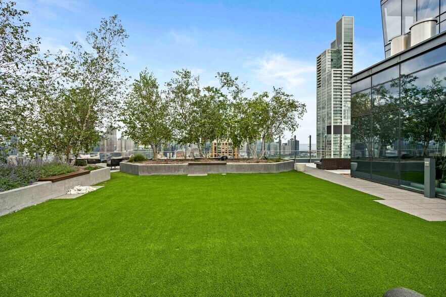 Building Photo - 1342 S Michigan Ave