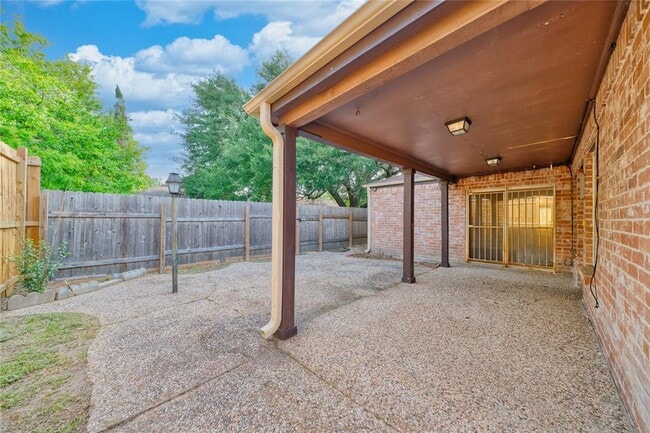 Building Photo - 7838 Vickijohn Dr