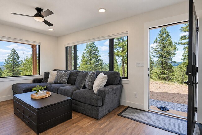 Building Photo - 28 Ponderosa Cir