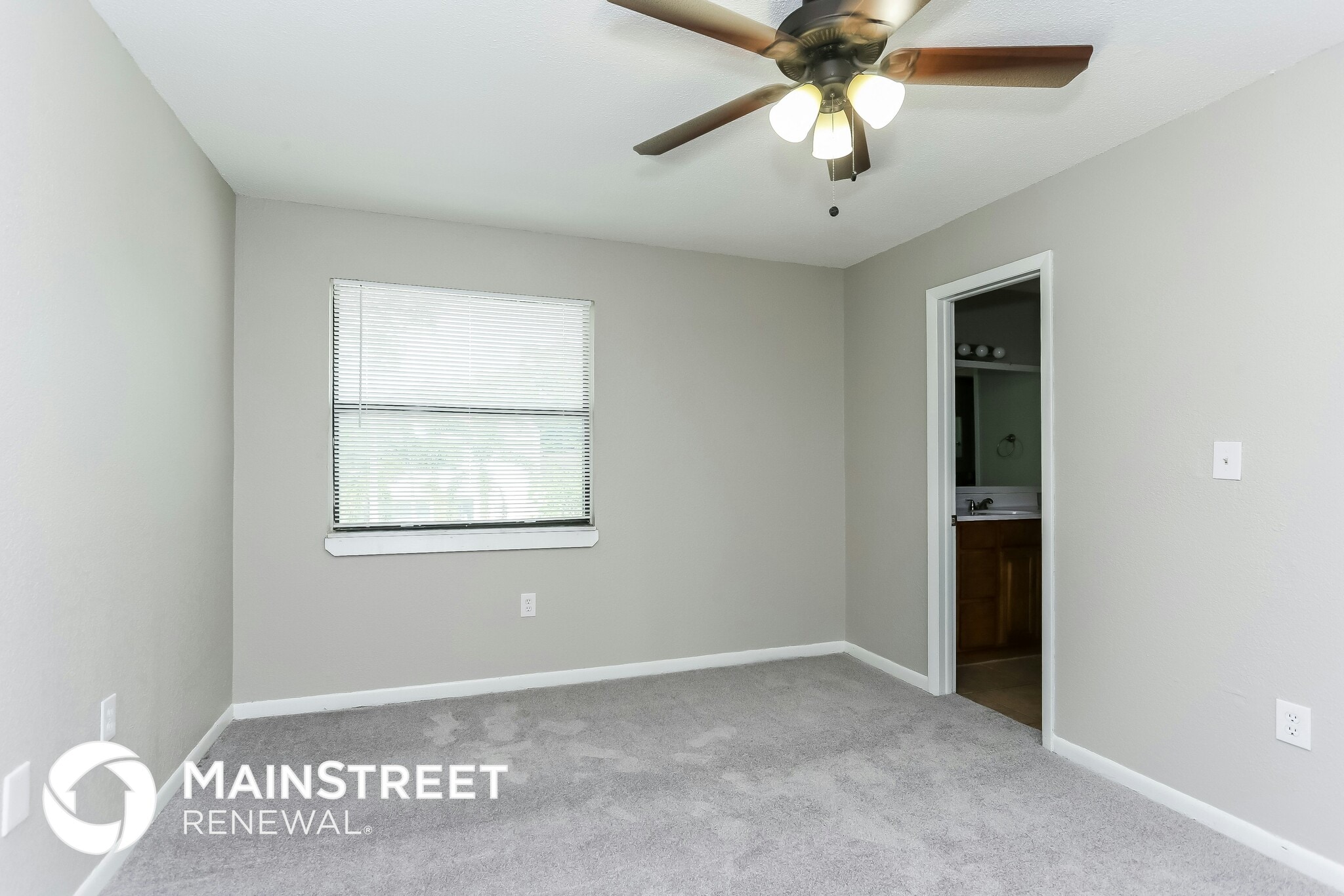 Building Photo - 2065 Loma Linda Way N