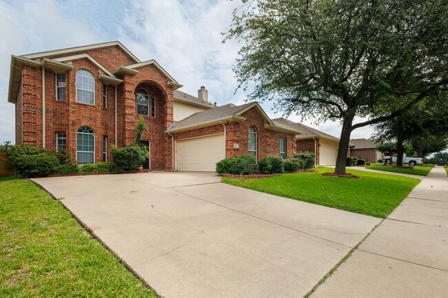 Building Photo - 6107 Lakecrest Dr