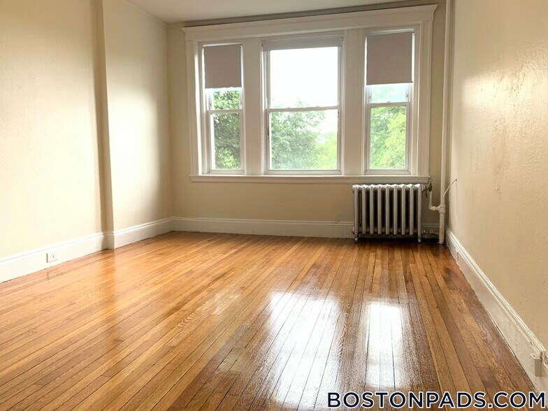 Building Photo - 1167 Boylston St