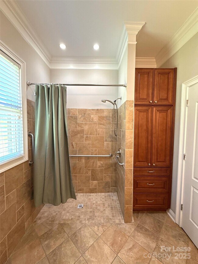 Building Photo - 14019 Thompson Rd