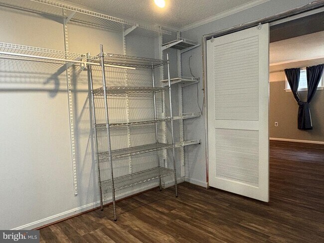 Building Photo - 12654 Valleywood Dr