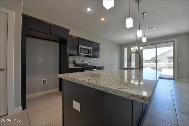 Building Photo - 7825 Enchanted Range