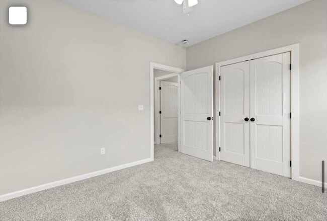 Building Photo - 423 S Wyandotte Ave