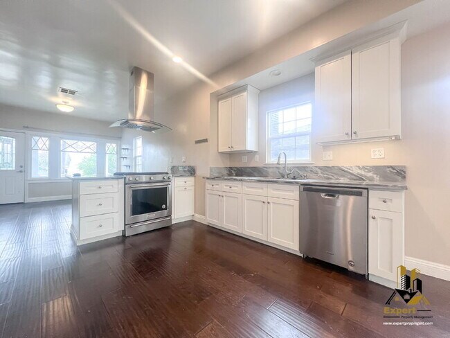 Building Photo - 3107 San Carlos Wy