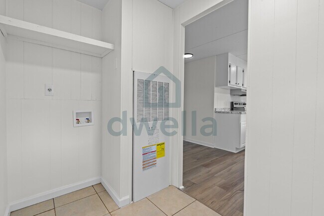 Building Photo - Close to Everything-Lexington! Beautifully Renovated 3-bedroom, 2-bath home in the highly sought-...