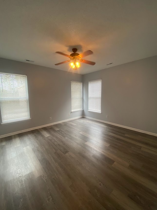 Building Photo - 421 Emerson Dr