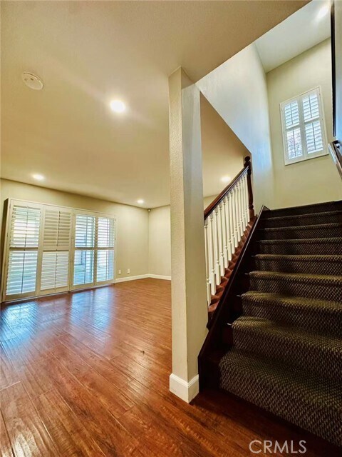 Building Photo - 4872 Vía Alista