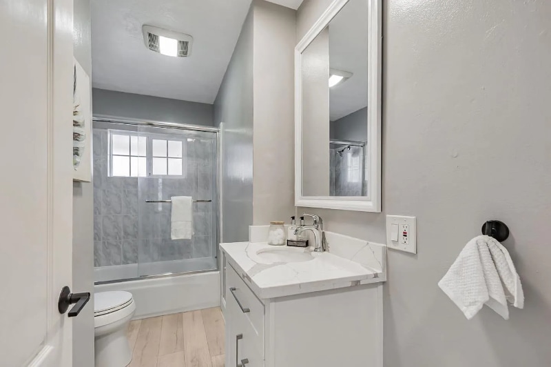 Building Photo - 2571 Los Coches Ave