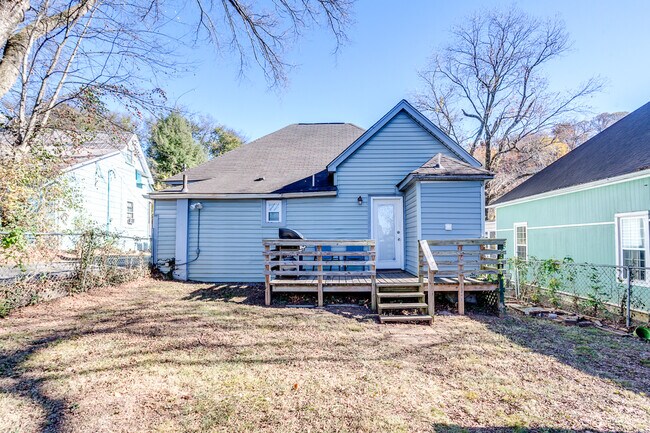 Building Photo - 507 Cambridge St