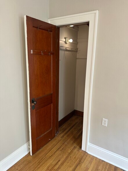 Building Photo - 235 Logan Ave N