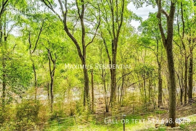 Building Photo - 3006 Lakeside Dr