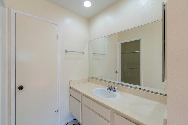 Building Photo - 25930 Narbonne Ave