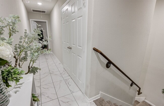 Building Photo - 522 N 6th St