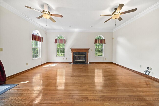 Building Photo - 7854 Astra Cir