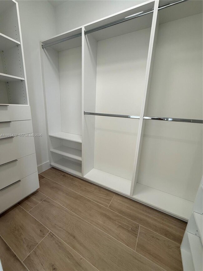 Building Photo - 1981 SW 33rd Ave