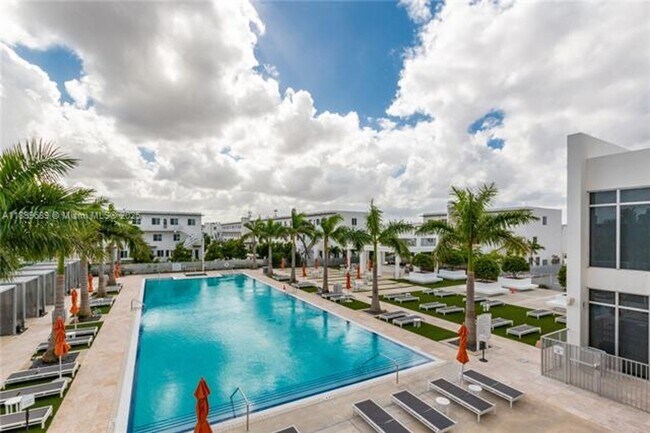 Building Photo - 10245 NW 63rd Terrace