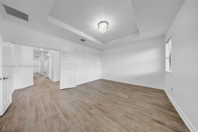 Building Photo - 268 NE 210th Way