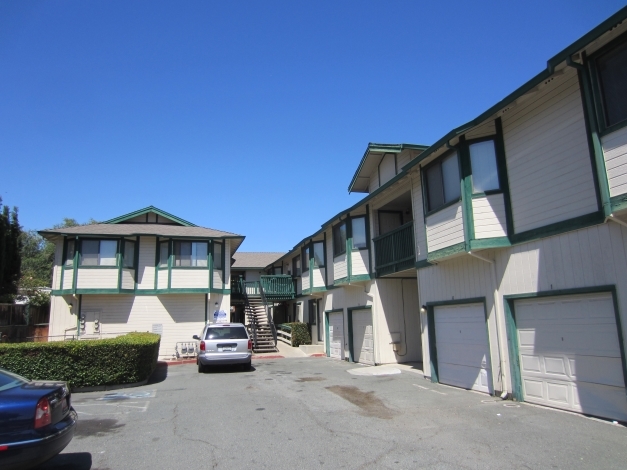 Building Photo - Lone Tree Apartments