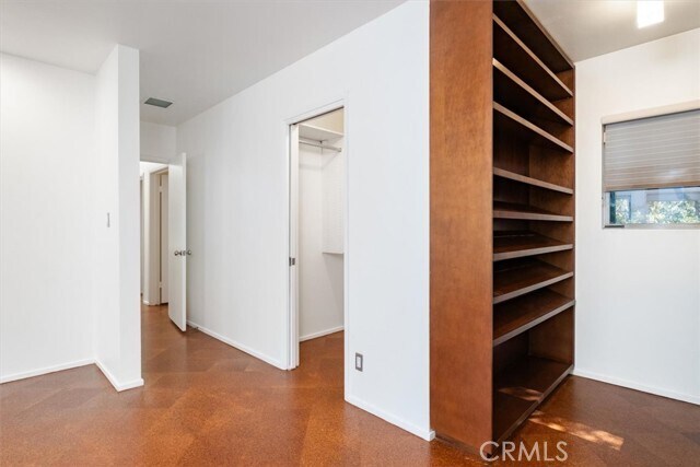 Building Photo - 3946 Alta Mesa Dr