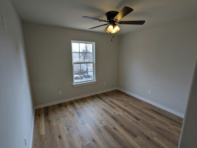 Building Photo - 141 S Bluff Ave