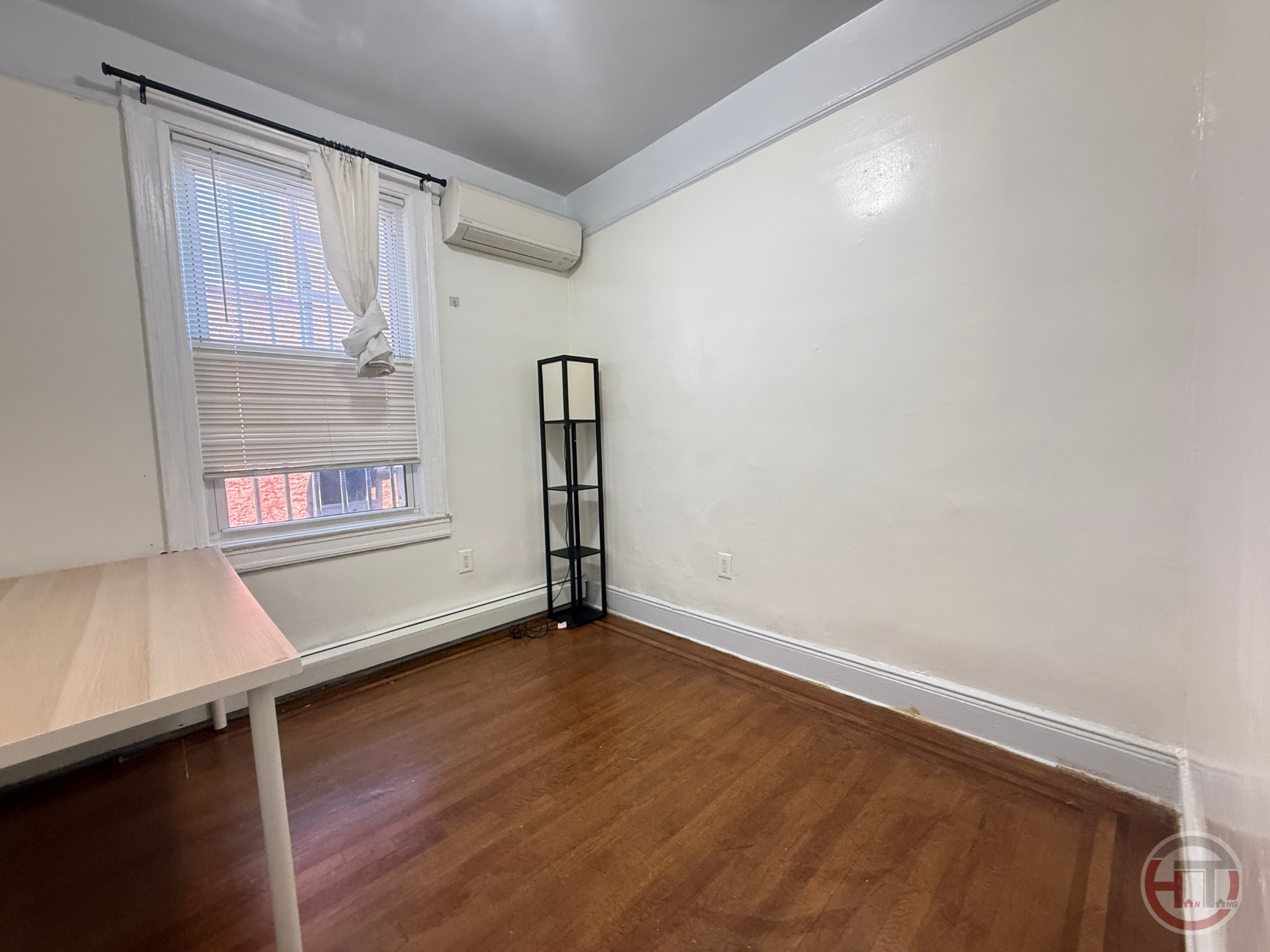 Building Photo - 2889 E 195th St