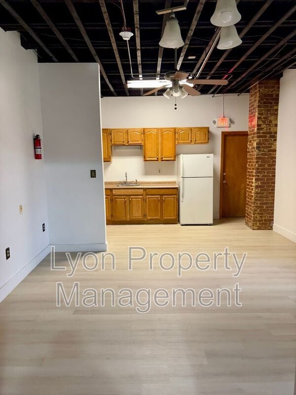 Building Photo - 50 Hedley Ave